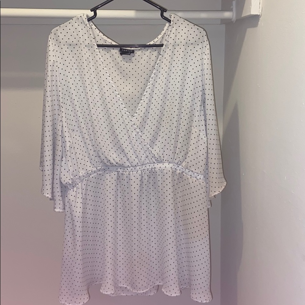 Torrid size 3 White blouse With black polkadots